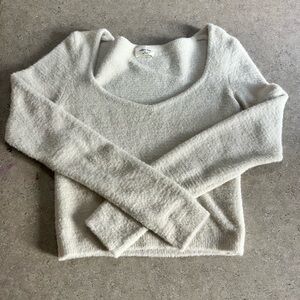Aritzia Scoop-Neck Women’s Sweater in Cream
